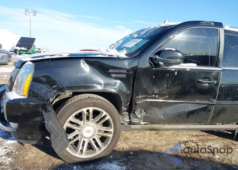 2014 Cadillac Escalade Premium z USA, uszkodzony, nr VIN 1GYS4CEF3ER179823